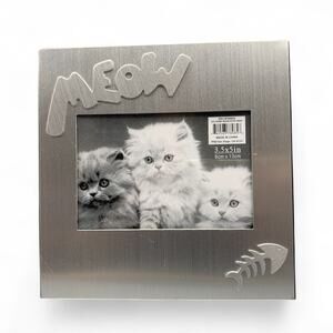 Meow Cat Picture Frame 3X5 Silver Satin Finish Fish Bone Black Faux Velvet Pet